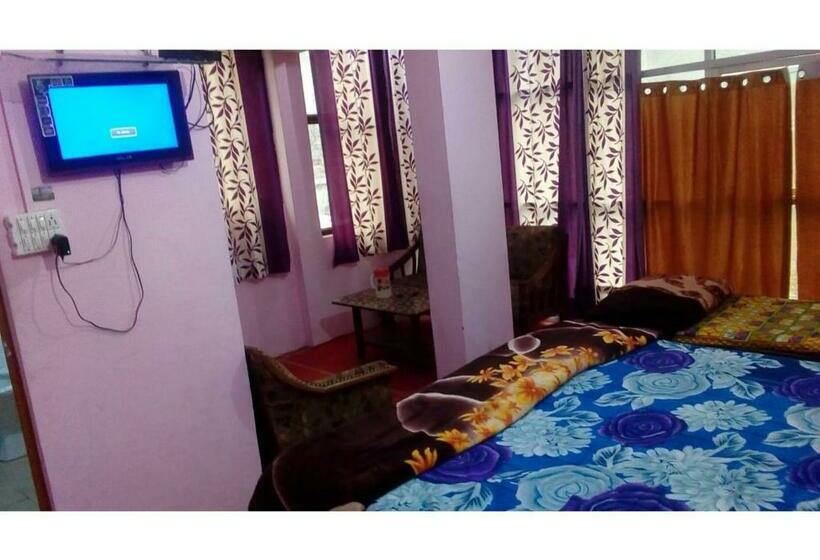 Трехместный Номер Deluxe, Ishwari Narayani