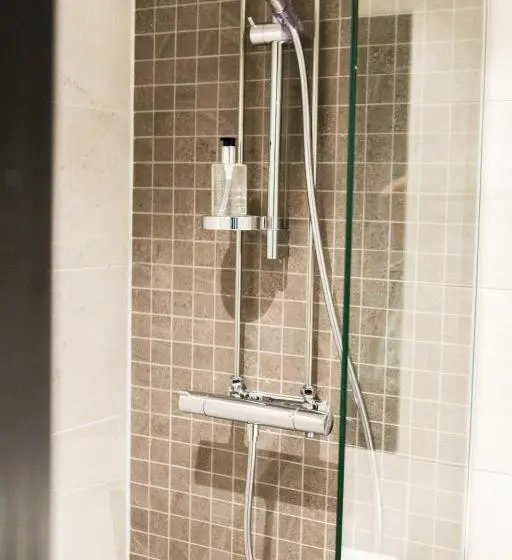 اتاق خانوادگی, The Verdandi