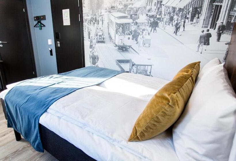 اتاق عادی, The Verdandi