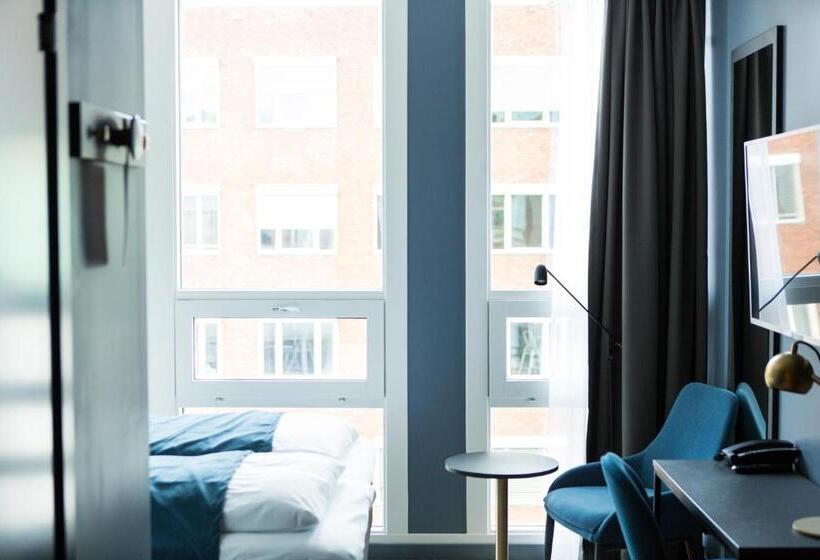 اتاق استاندارد, The Verdandi