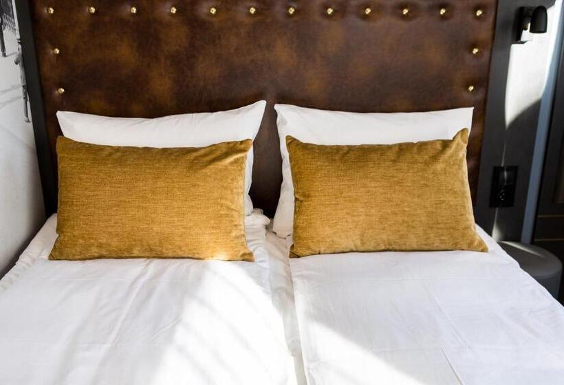 اتاق استاندارد, The Verdandi