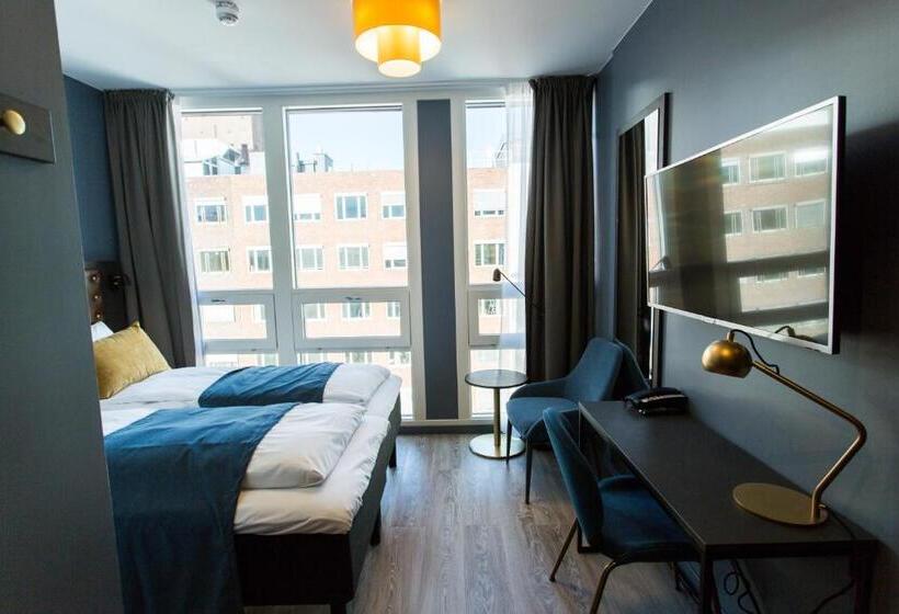 اتاق سوپریور, The Verdandi