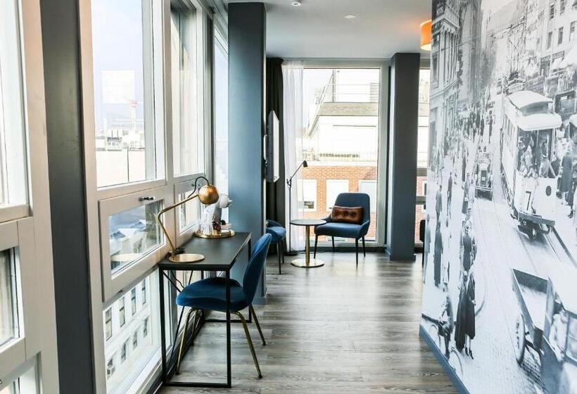 اتاق لوکس, The Verdandi