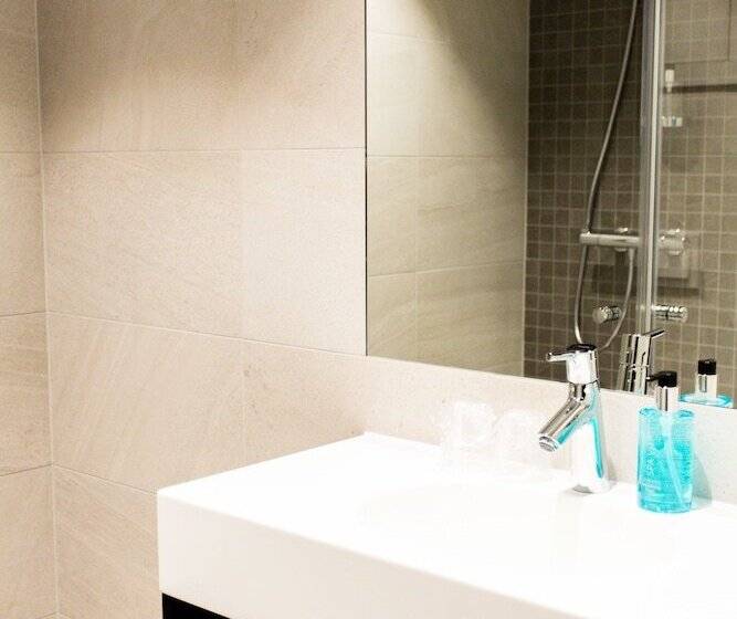 اتاق استاندارد, The Verdandi