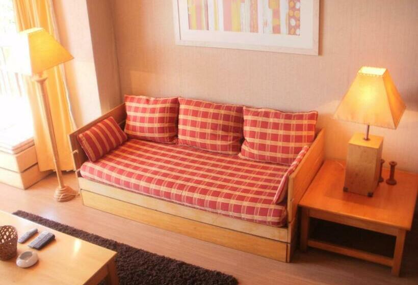 1 Bedroom Apartment Lake View, La Peninsula Rehue