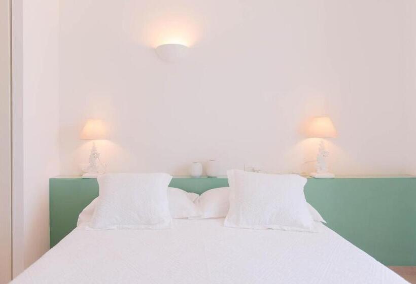 غرفة قياسية ثلاثية, B&b Casale Savini