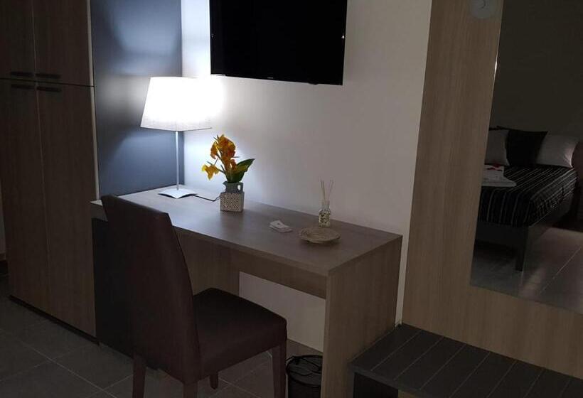 اتاق استاندارد چهارنفره با بالکن, Kalurya