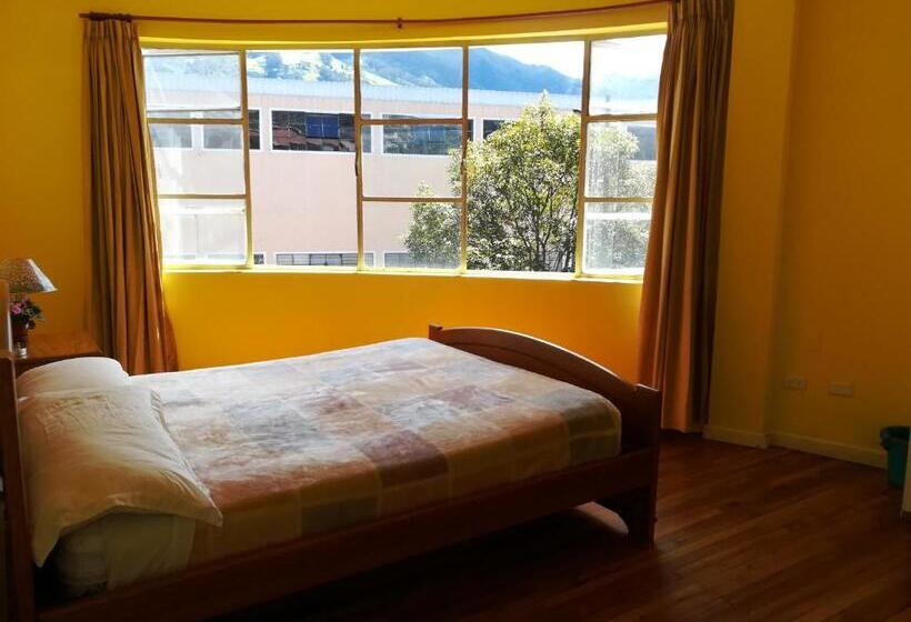 اتاق لوکس, Community Hostel Quito