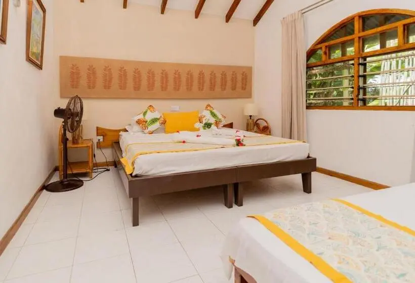 اتاق استاندارد سه نفره, Romance Bungalows