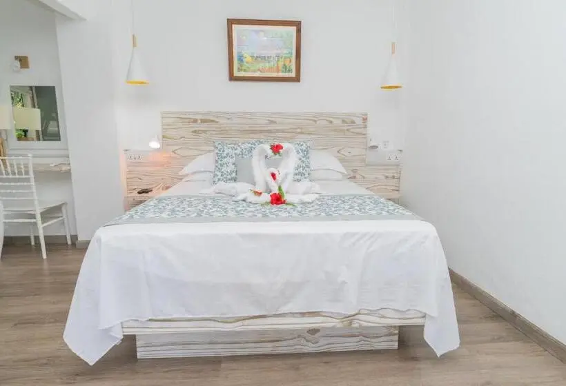 اتاق استاندارد با بالکن و چشمانداز دریا, Romance Bungalows
