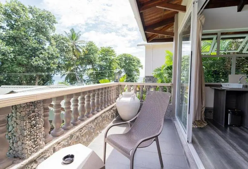 اتاق استاندارد با بالکن و چشمانداز دریا, Romance Bungalows