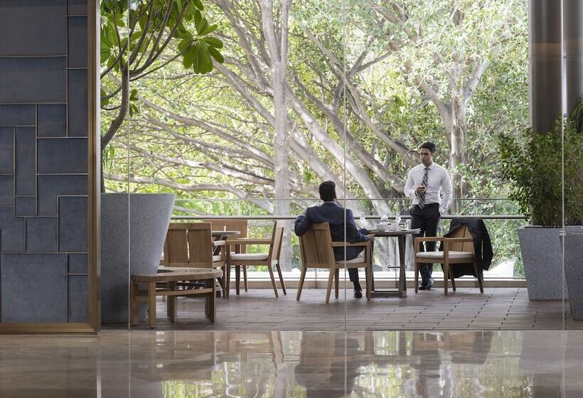 Люкс Повышенной Комфортности, Four Seasons Hotel Bengaluru At Embassy One