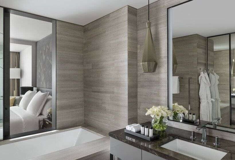 디럭스 스위트, Four Seasons Hotel Bengaluru At Embassy One