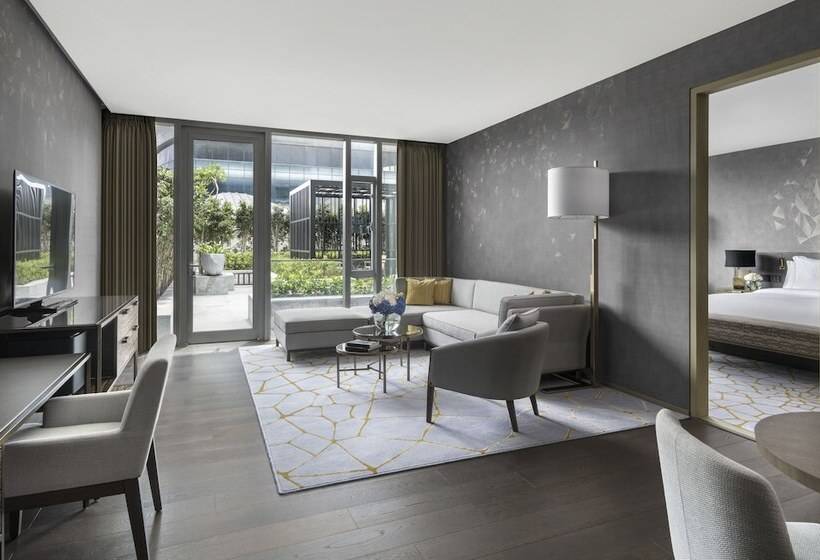 디럭스 스위트, Four Seasons Hotel Bengaluru At Embassy One