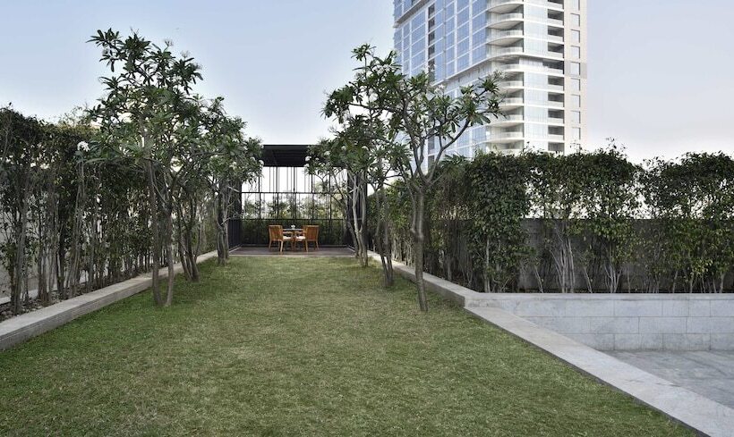Люкс Повышенной Комфортности, Four Seasons Hotel Bengaluru At Embassy One