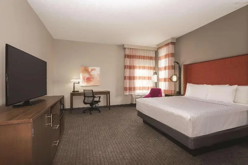 キングサイズベッドのスタンダードルーム, La Quinta By Wyndham South Jordan