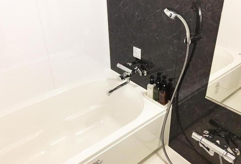 חדר סטנדרט לשלושה, Lantana Osaka