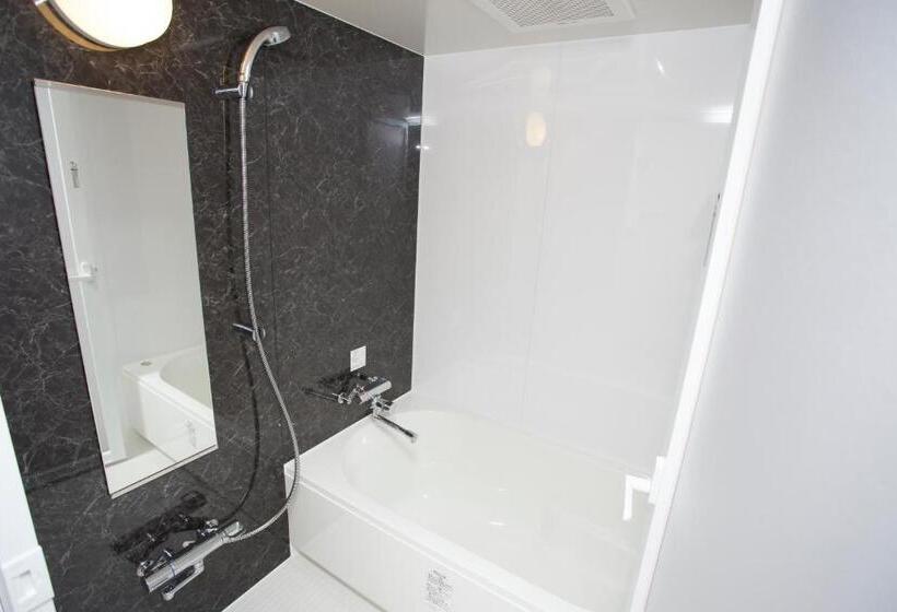 חדר סטנדרט לארבעה, Lantana Osaka