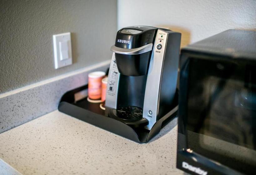 חדר דלוקס עם מרפסת, Siri Downtown  Paso Robles