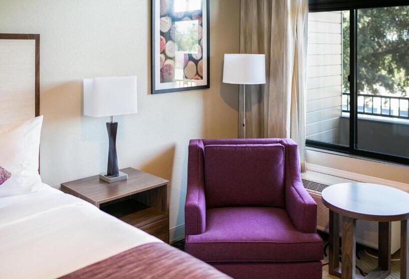 חדר דלוקס עם מרפסת, Siri Downtown  Paso Robles