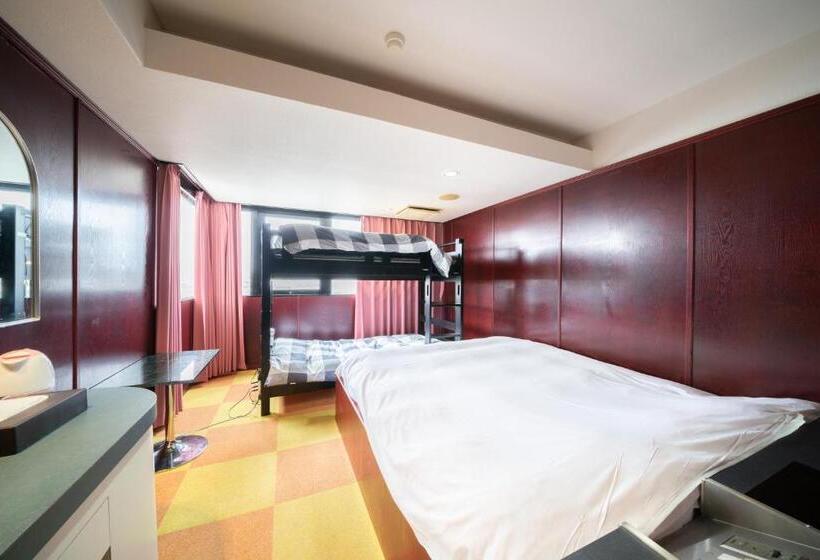 Quarto Familiar Deluxe, Sun