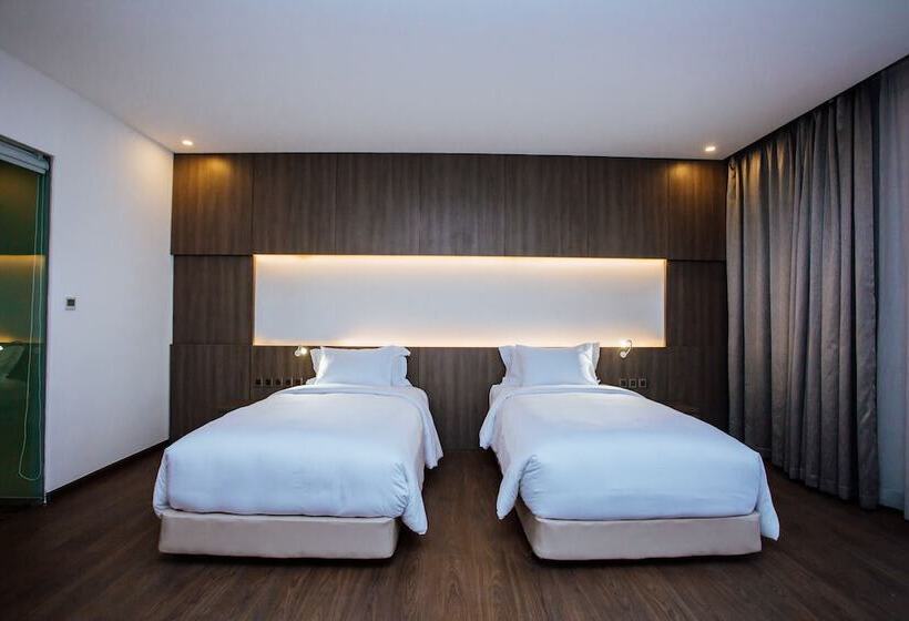 اتاق پرمیوم, The Mira Central Park