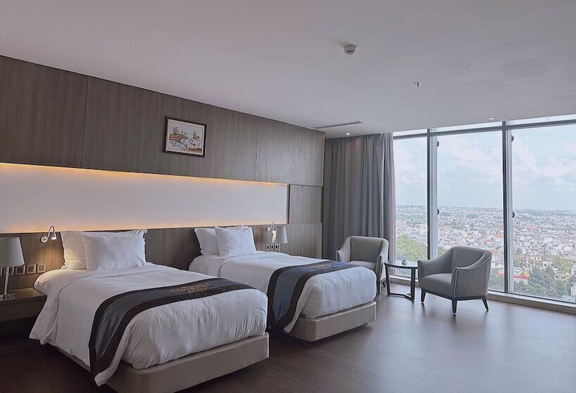 اتاق لوکس با چشمانداز شهر, The Mira Central Park