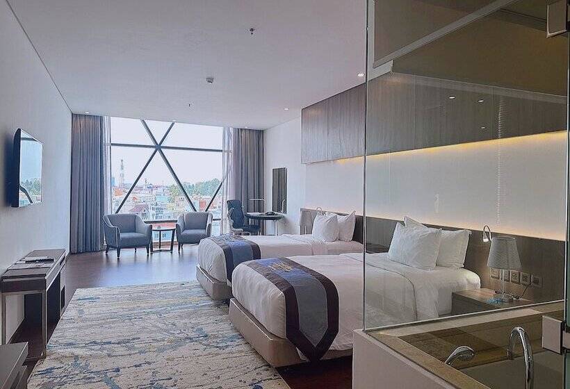 اتاق پرمیوم, The Mira Central Park