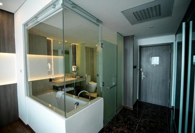 اتاق دلوکس با تخت کینگ و چشمانداز شهر, The Mira Central Park