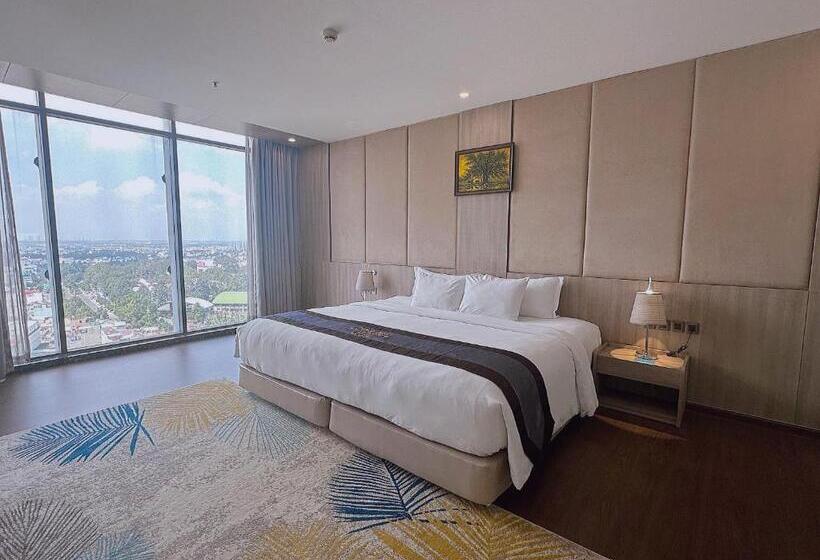 مجموعه ویستا شهر, The Mira Central Park