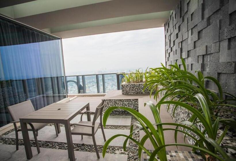 مجموعه ویستا شهر, The Mira Central Park