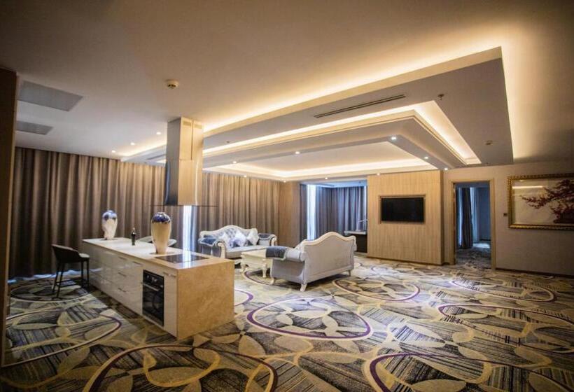 مجموعه ویستا شهر, The Mira Central Park