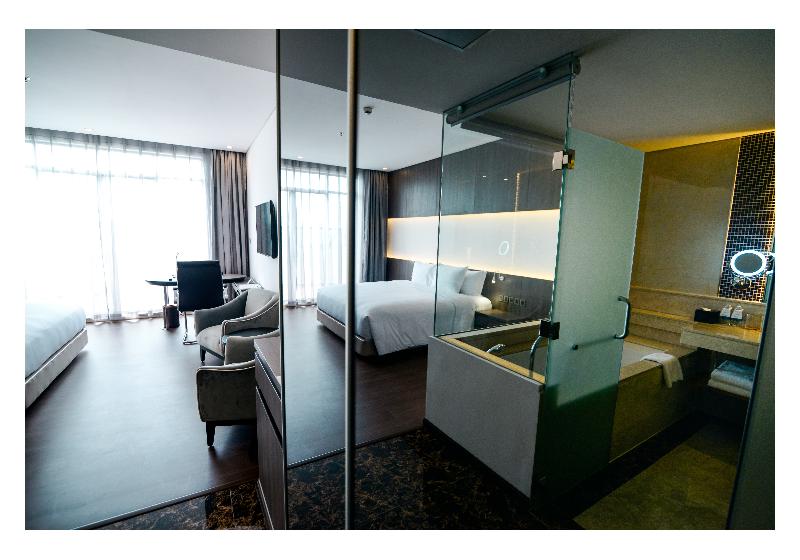 اتاق پرمیوم, The Mira Central Park