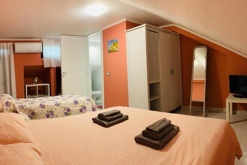 带大床的豪华间, 32