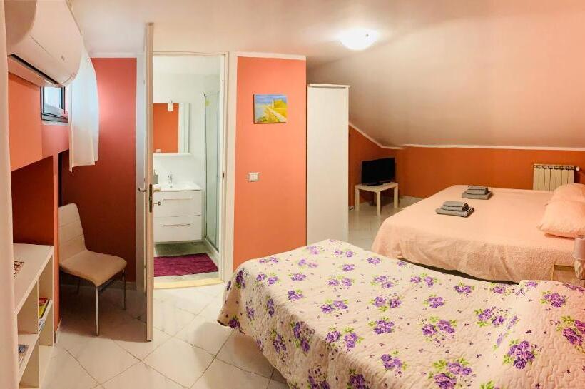 带大床的豪华间, 32