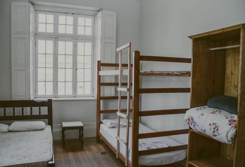 اتاق خانوادگی, Vila Santa Eulalia Hostel