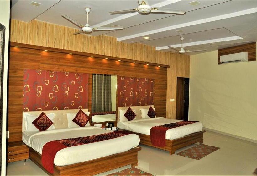 חדר סטנדרטי לארבעה עם חדר אמבטיה משותף, Alcor Spa Resorts