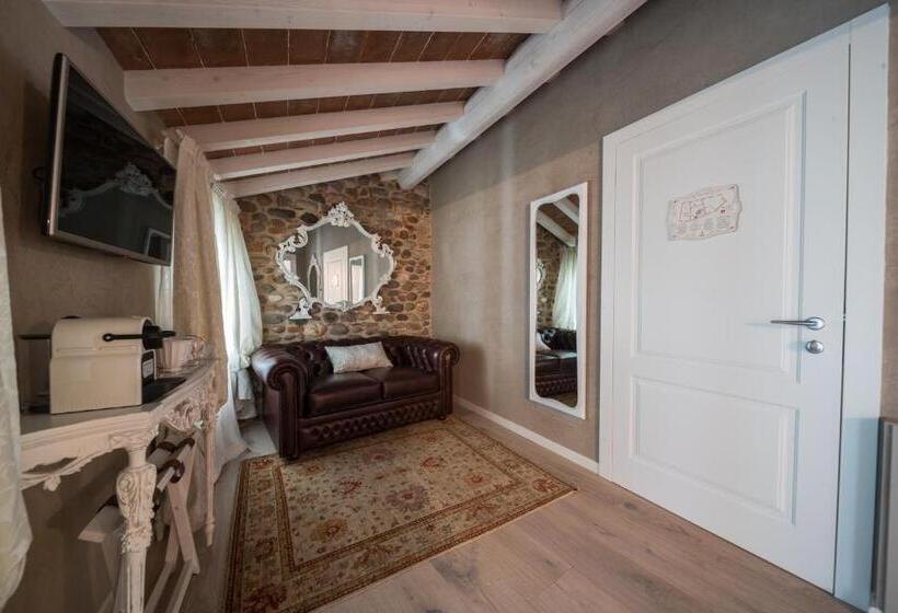 디럭스 스위트, Regia Rosetta