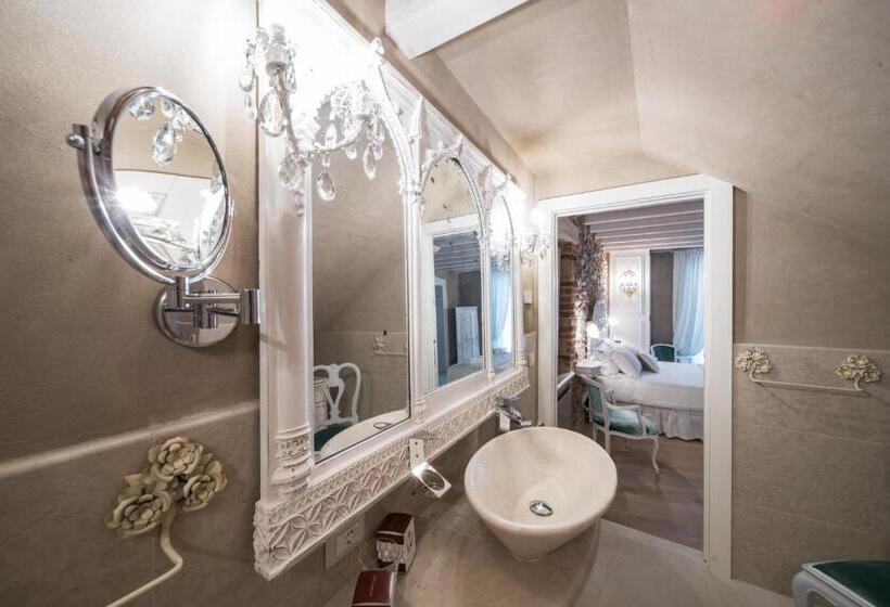 디럭스 스위트, Regia Rosetta