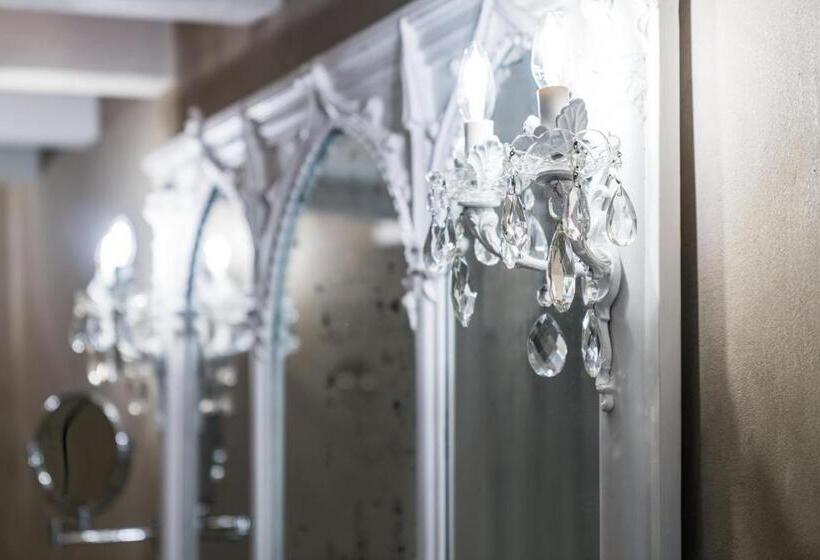 디럭스 스위트, Regia Rosetta