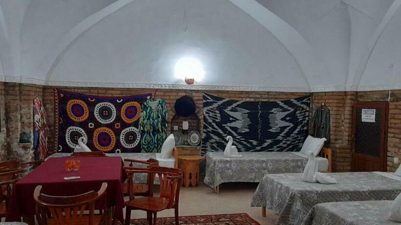 غرفة قياسية رباعية, Caravan Sarai