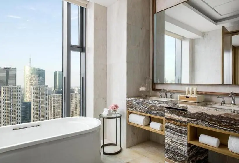 キングサイズベッドのデラックスルーム, The Langham Hefei
