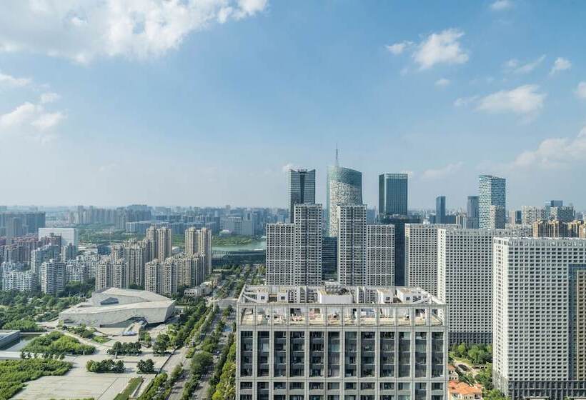 Номер Executive, The Langham Hefei