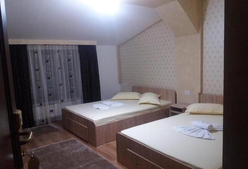 اتاق استاندارد چهار تخته, Casa Lipianu