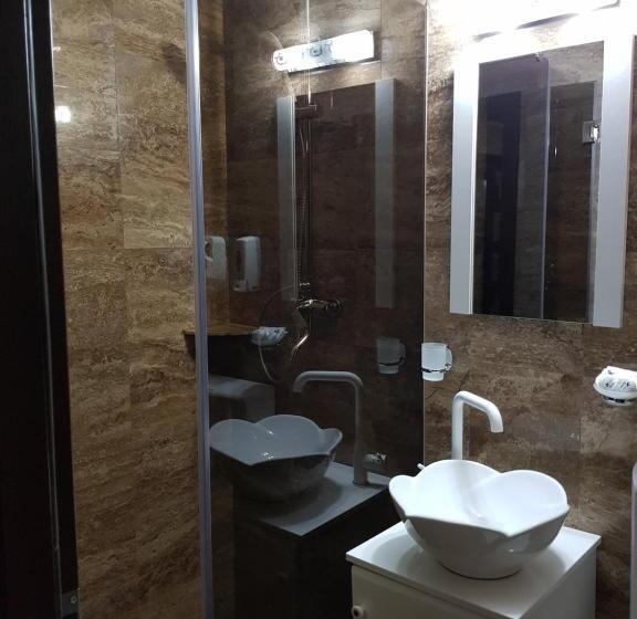 اتاق لوکس, Casa Lipianu