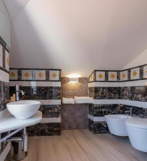Standard Triple Room with Terrace, Merlo D'oro