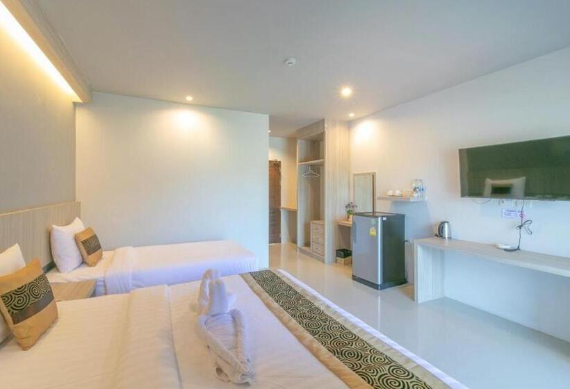 수피리어 트리플 룸, Carpio Hotel Phuket