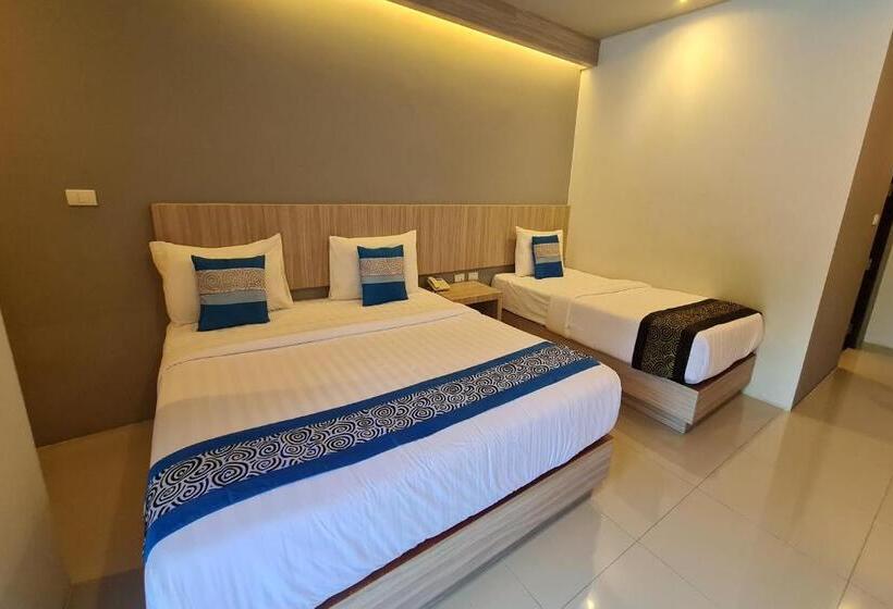 수피리어 트리플 룸, Carpio Hotel Phuket