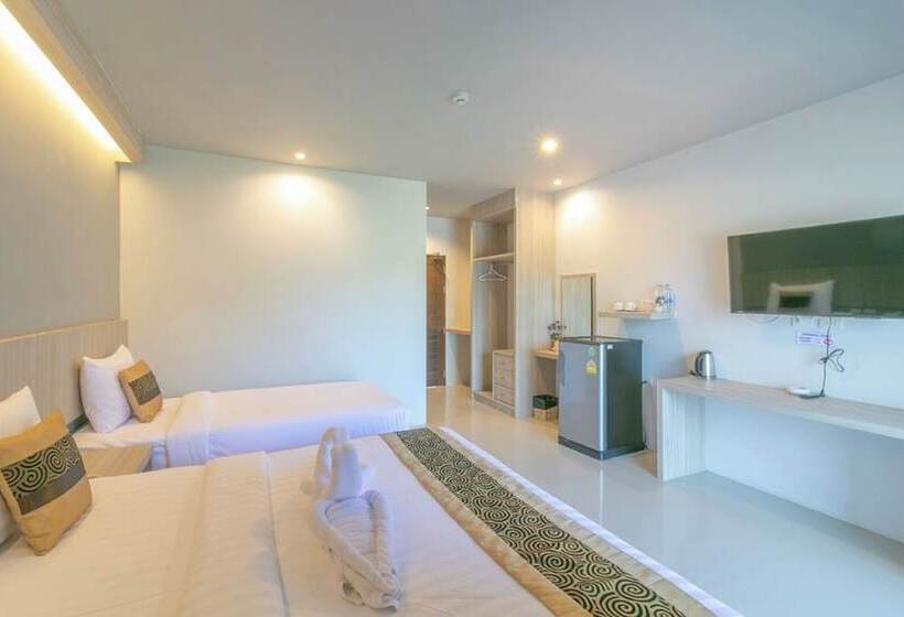 수피리어 트리플 룸, Carpio Hotel Phuket