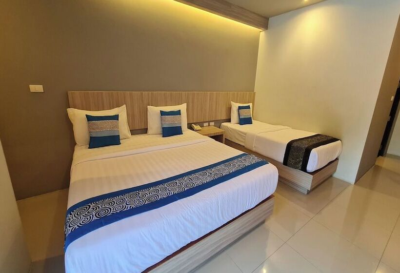 수피리어 트리플 룸, Carpio Hotel Phuket